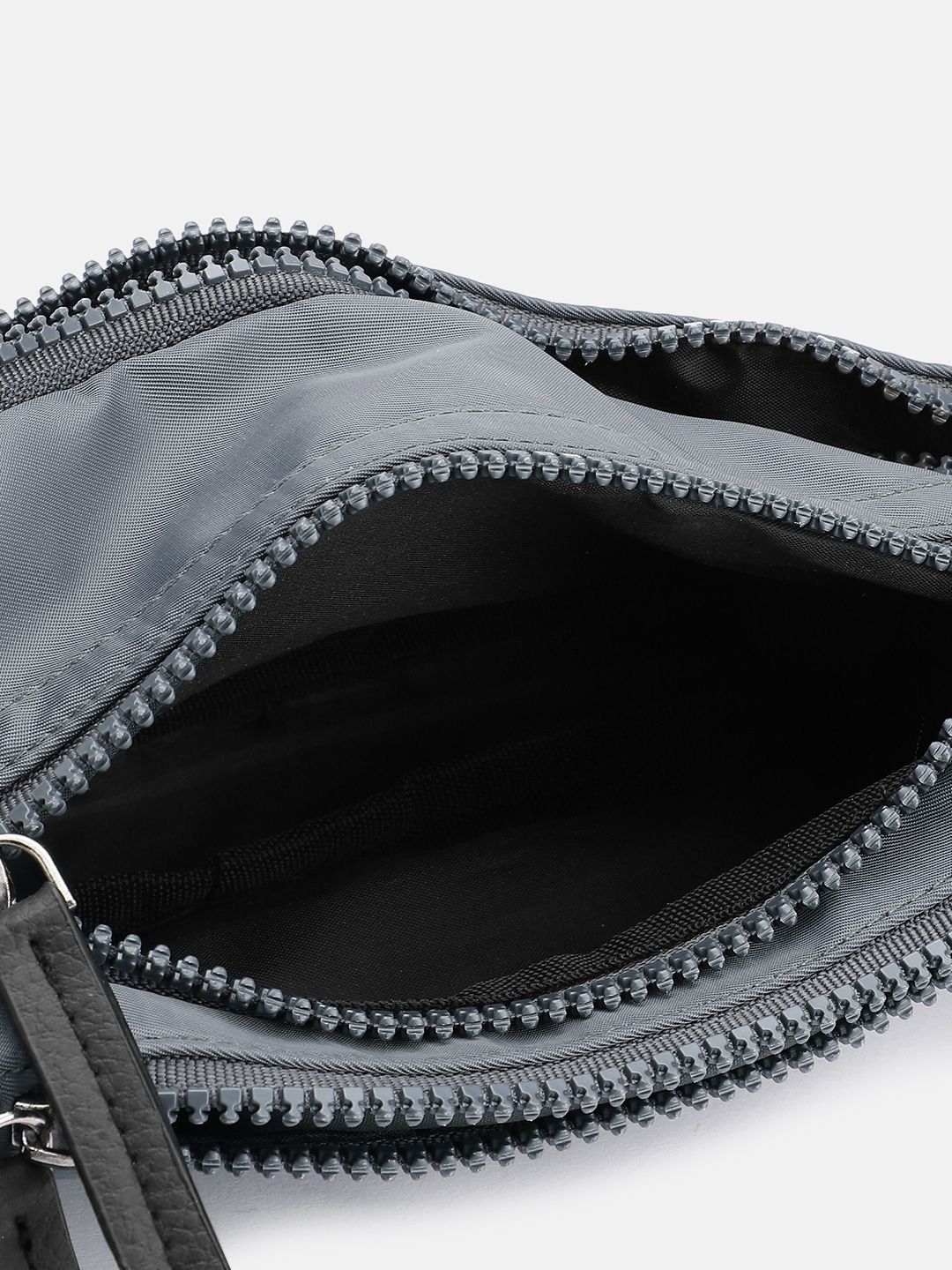 Lino Perros Women Fanny Bag