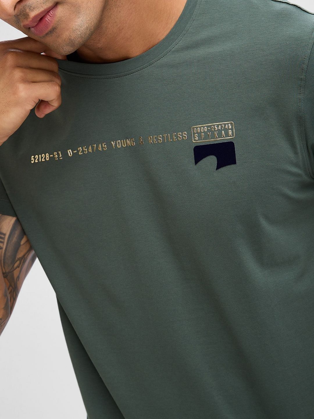 SPYKAR Men Graphic Round Neck Slim Fit T-shirt