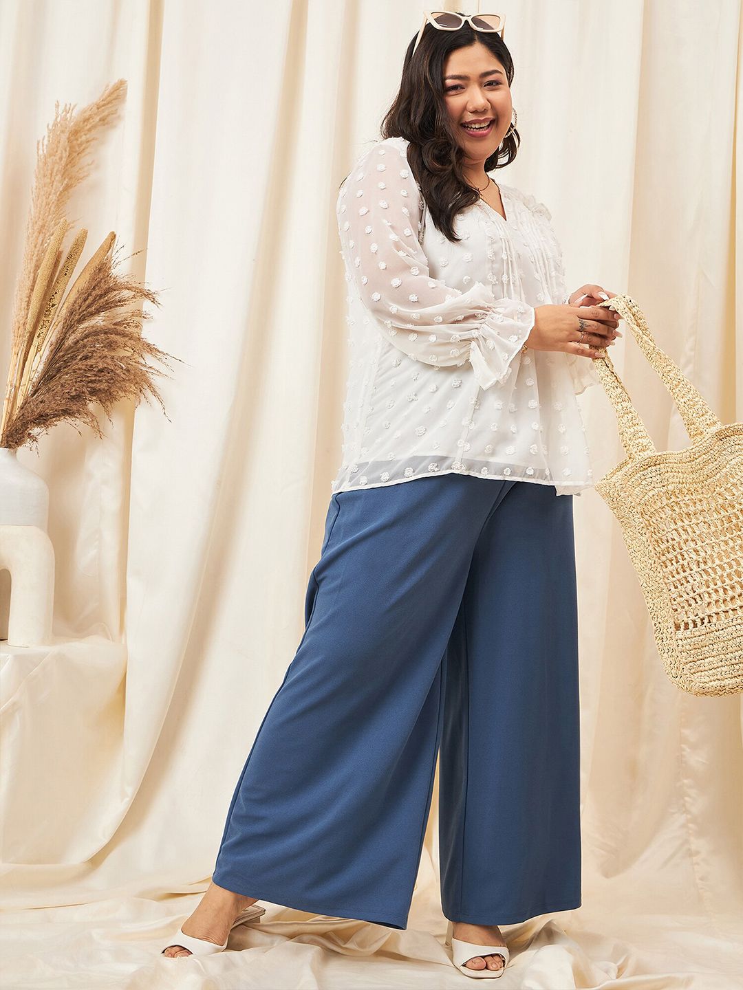 Berrylush Curve Plus Size White Self Design V-Neck Puff Sleeve Top