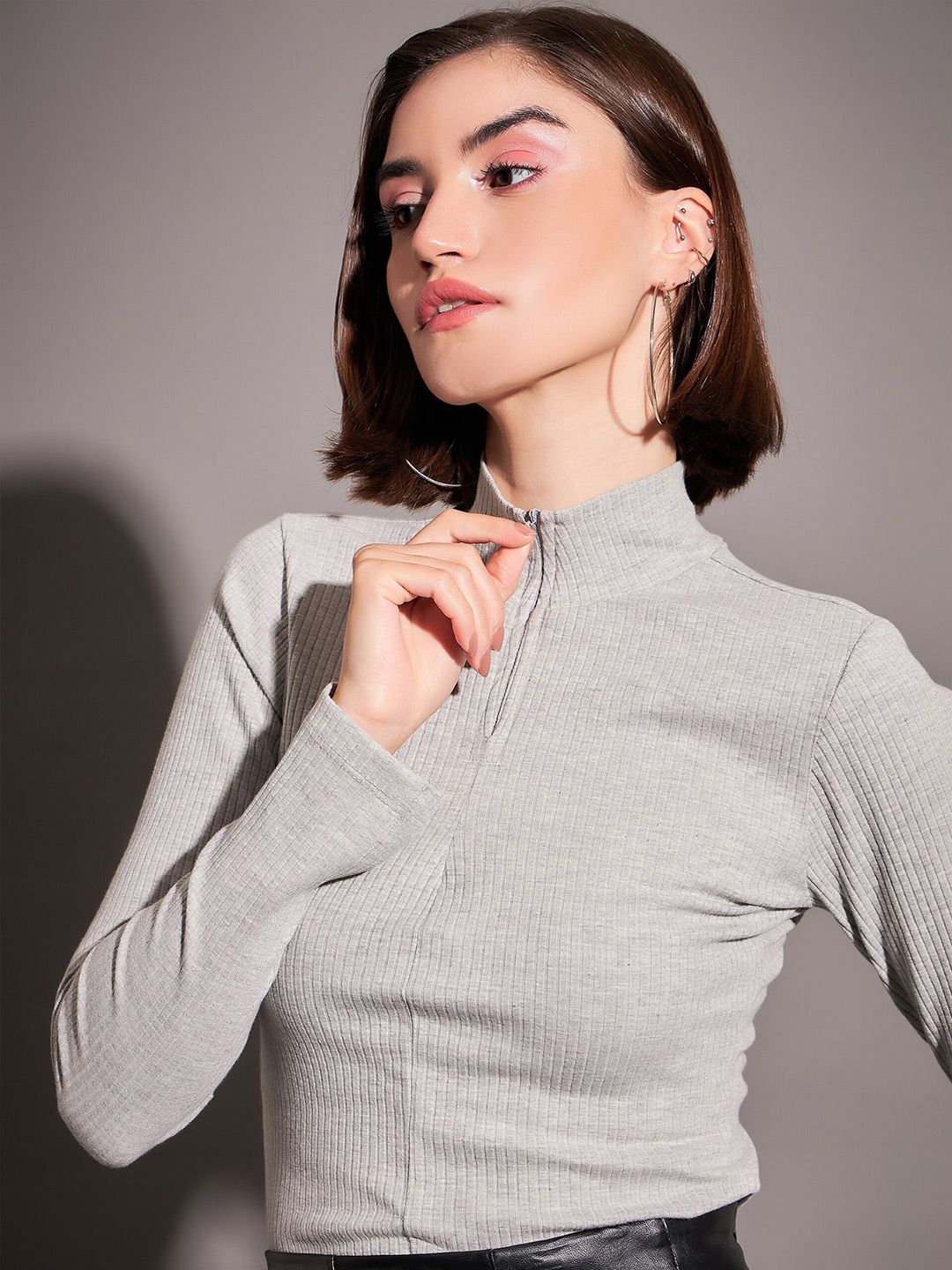 SASSAFRAS Ribbed High Neck Front Zipper Fitted Top