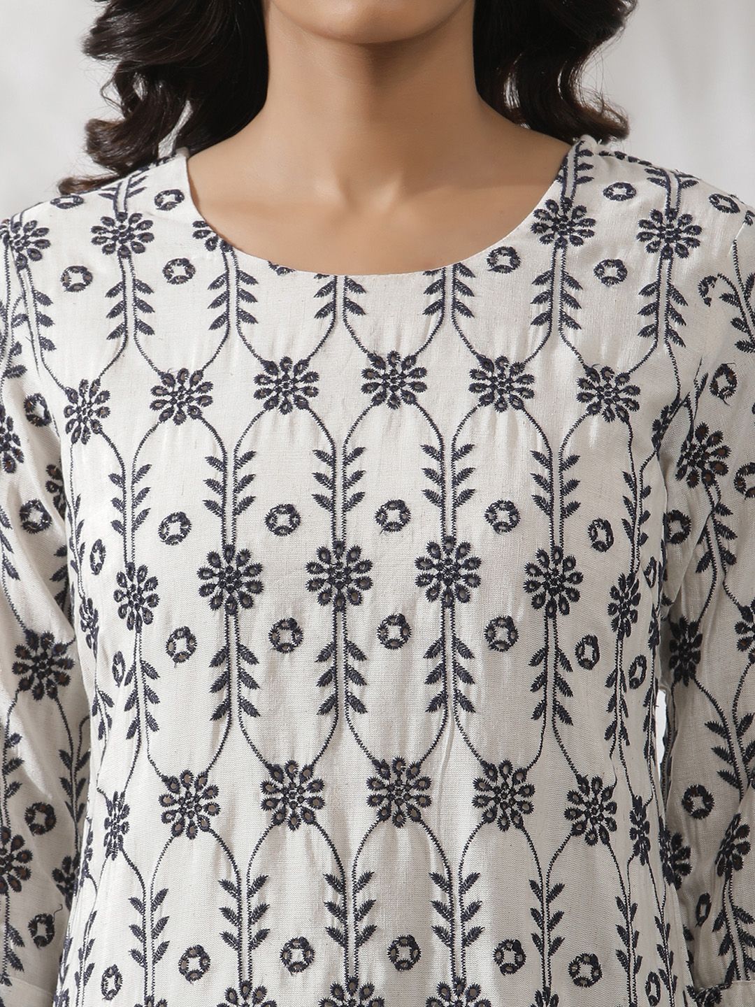 W Floral Embroidered Thread Work Straight Kurta