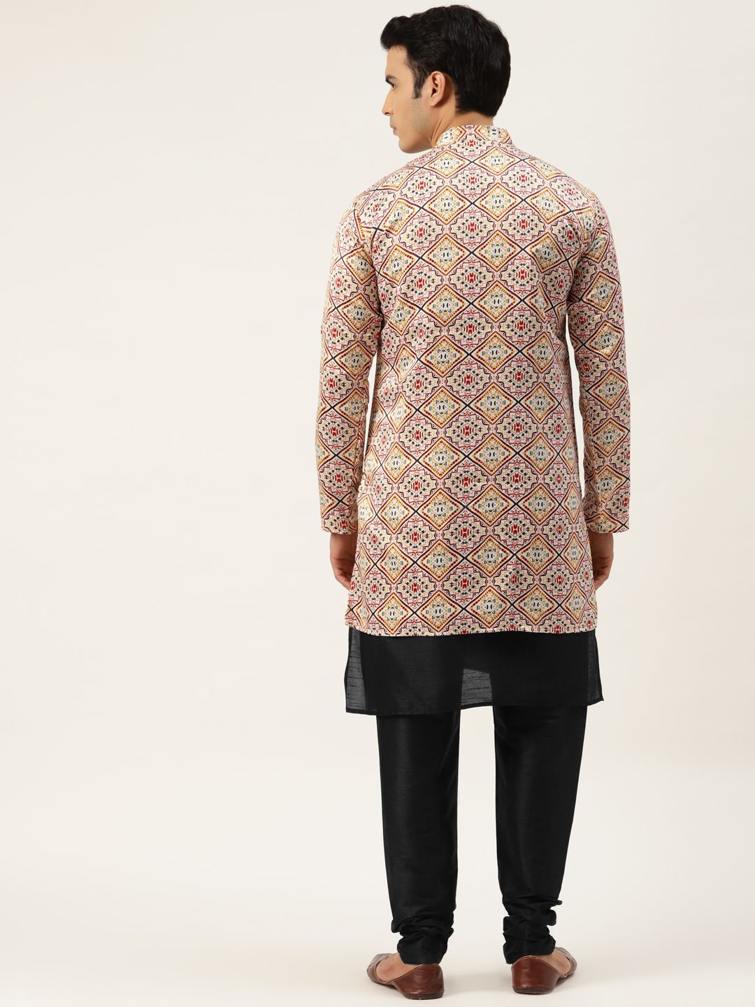 SOJANYA Men Black & Off-White Solid Kurta with Churidar & Jacket