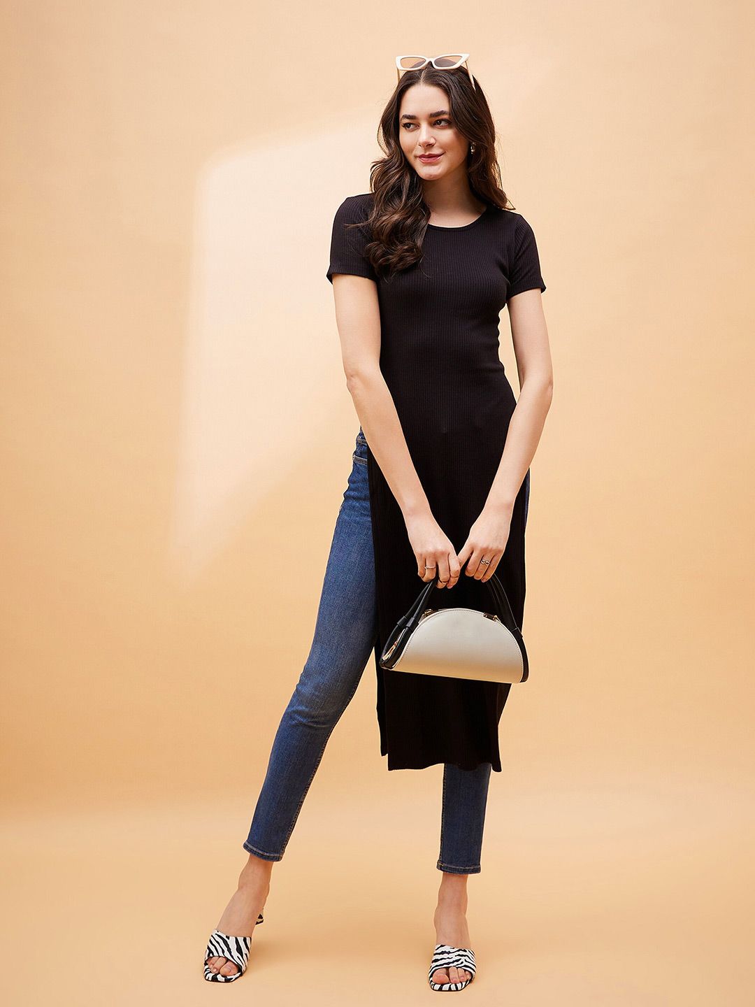 SASSAFRAS BASICS Round Neck Cotton Longline Top