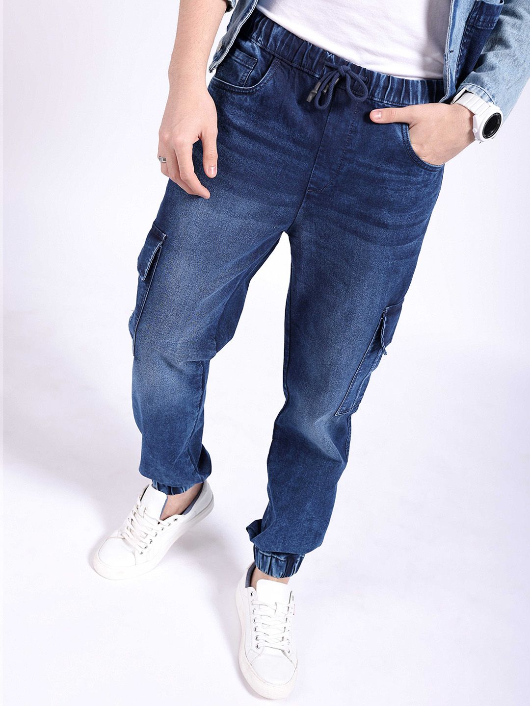 The Indian Garage Co Men Regular Fit Mid-Rise Cotton Cargo Jogger Jeans