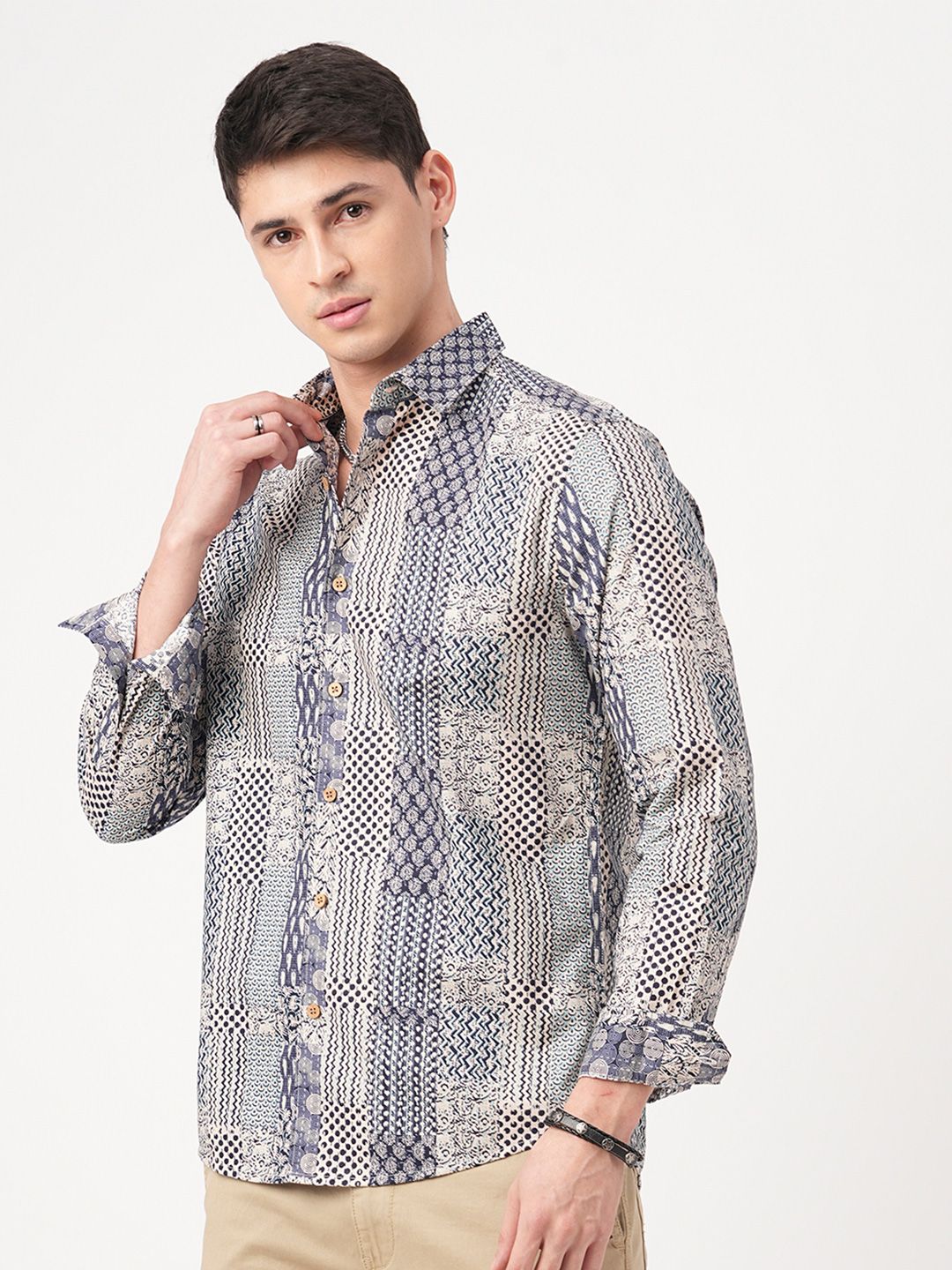 VASTRADO Men Classic Relaxed Fit Cutaway Collar Abstract Printed Cotton Casual Shirt