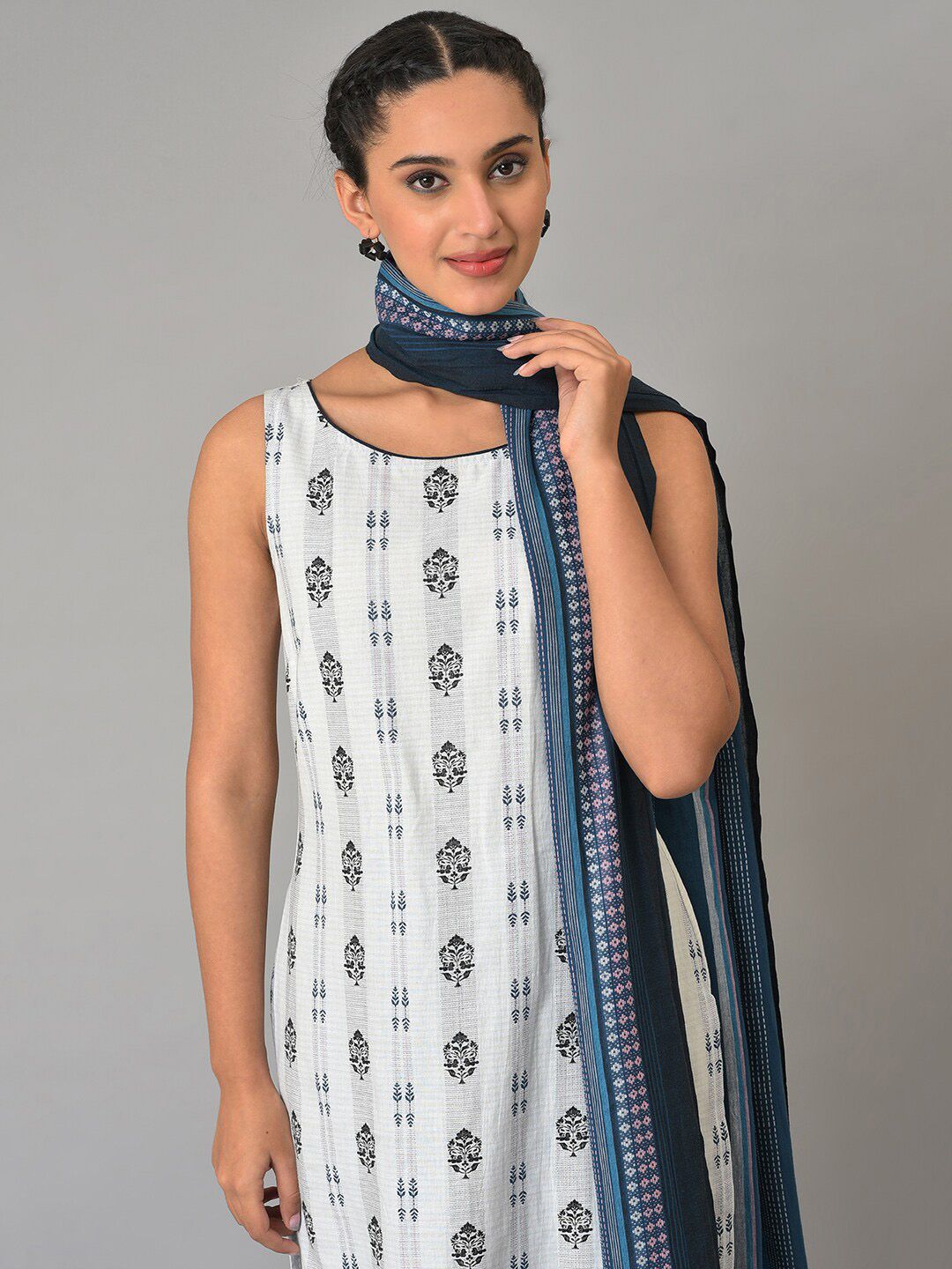 AURELIA Ethnic Motifs Printed Pure Cotton Kurta with Trousers & Dupatta