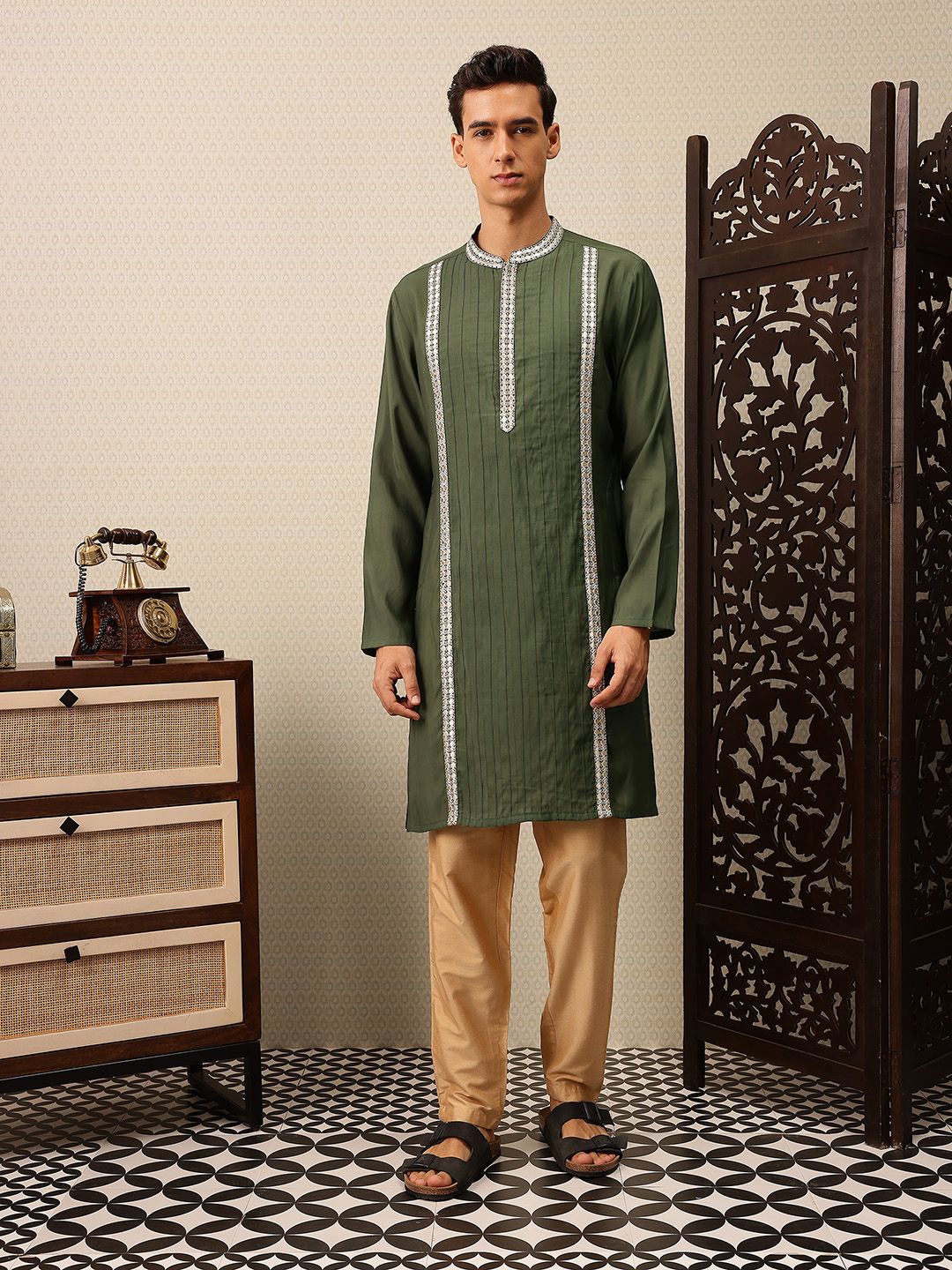 House of Pataudi Floral Zari Embroidered Jashn Kurta