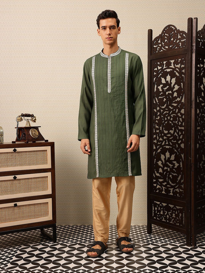 House of Pataudi Floral Zari Embroidered Jashn Kurta