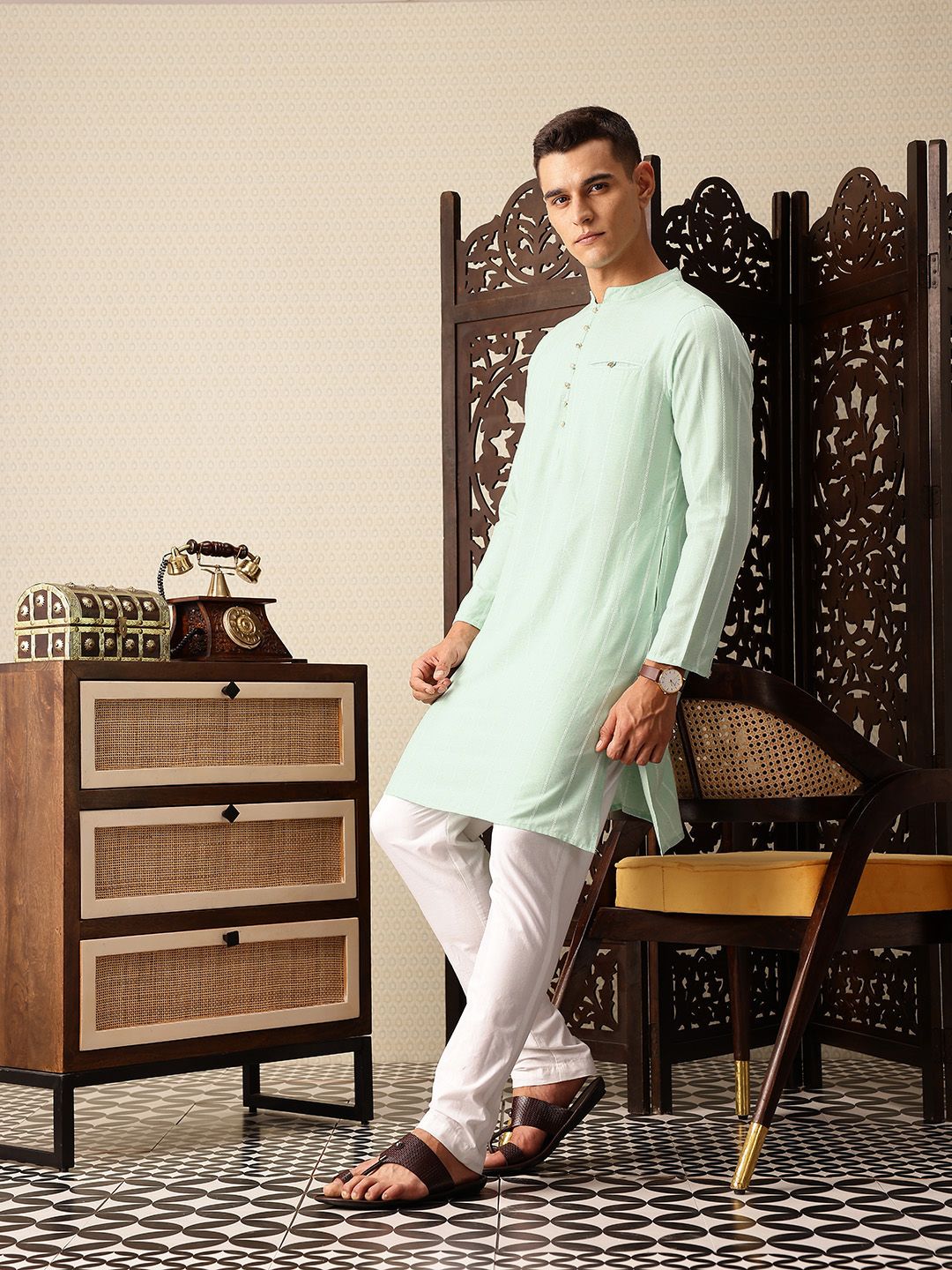 House of Pataudi Embroidered Jashn Kurta