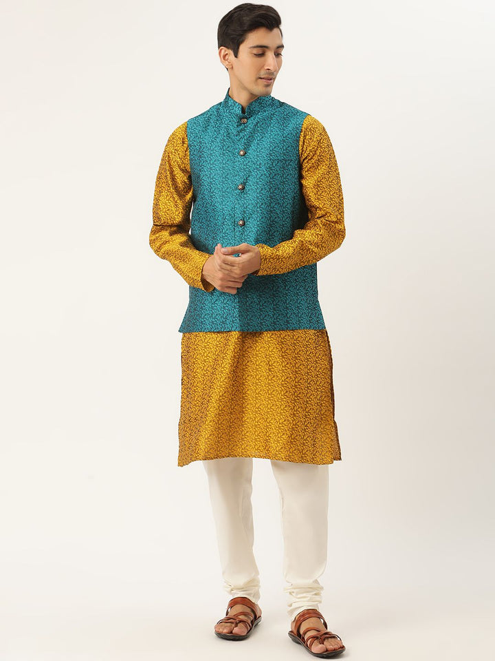 SOJANYA Lelaki Mustard Yellow Self Design Kurta Sutera Jacquard dengan Jaket Churidar & Nehru