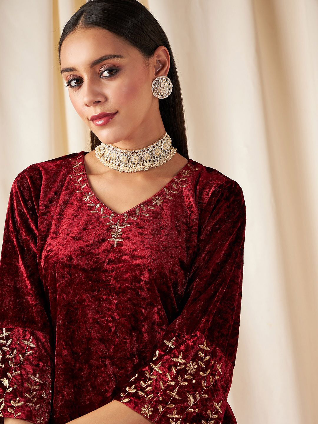 Shae by SASSAFRAS Floral Embroidered Thread Work Velvet Straight Kurta