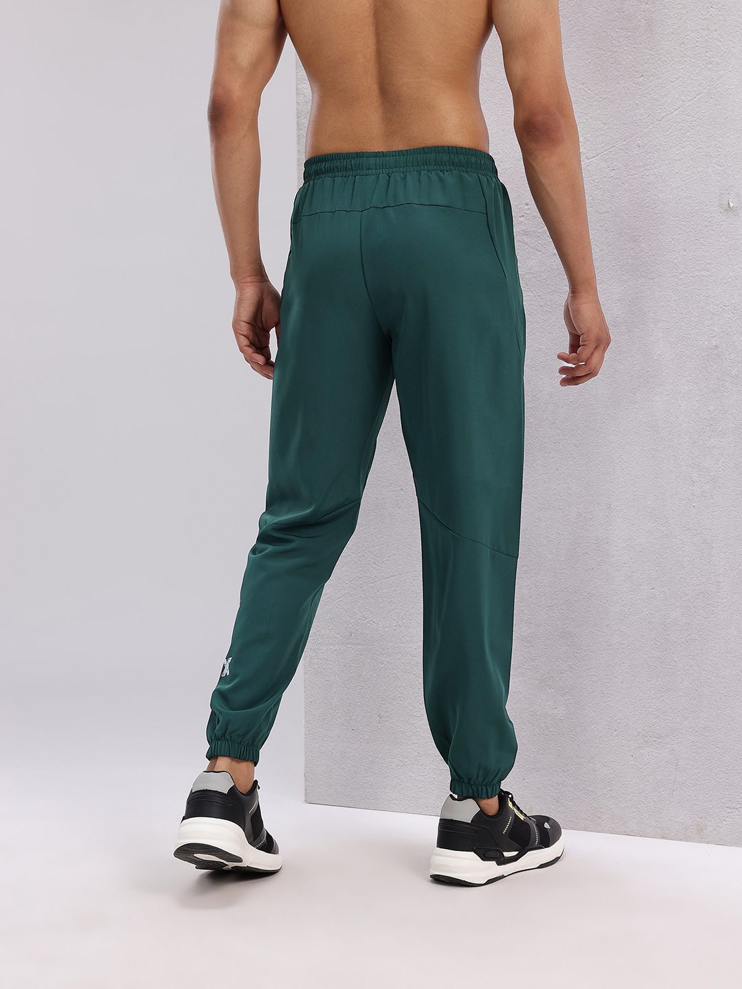 HRX by Hrithik Roshan Men Brand Logo Print Mid-Rise Training Joggers