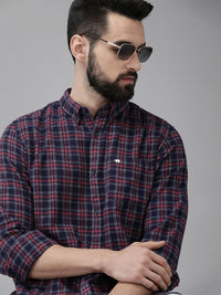 THE BEAR HOUSE Men Navy Blue & Maroon Slim Fit Checked Flannel Cotton Casual Shirt
