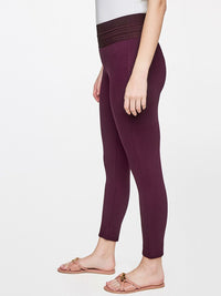 AND Women Red Solid Tapered Fit Chinos Cropped Trousers
