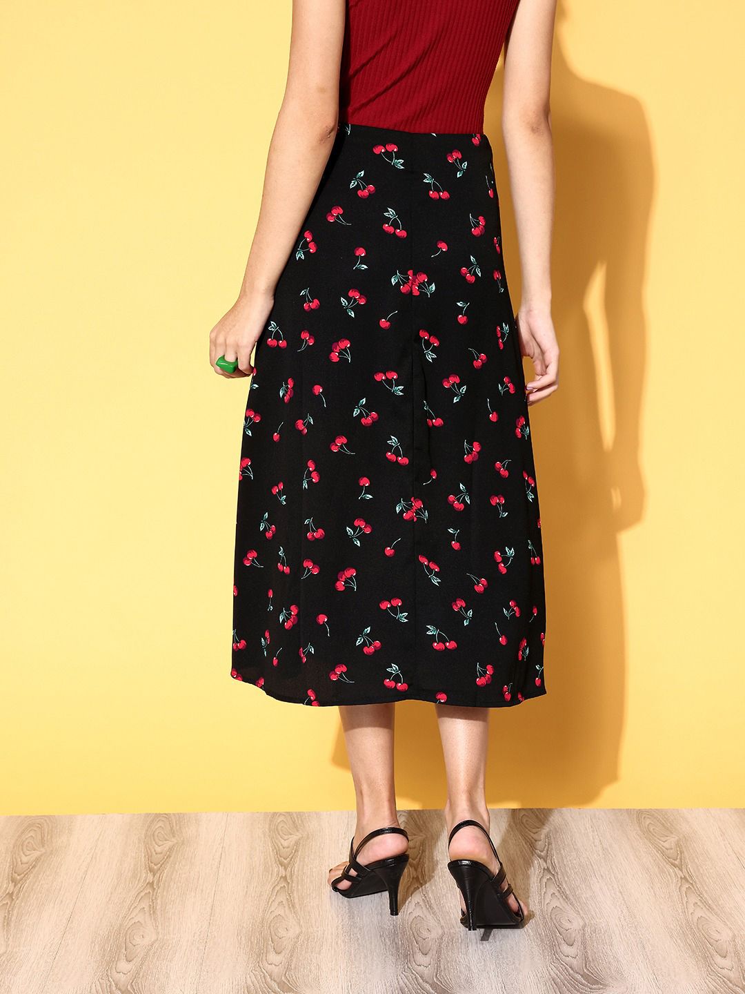 Berrylush Black Graphic Roman Column Skirt