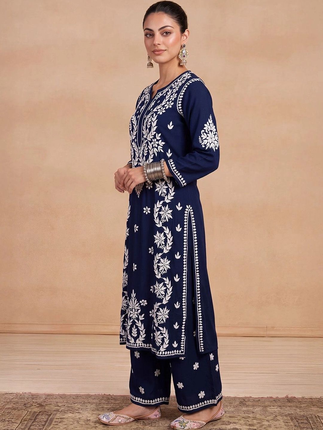House of Chikankari Women Floral Embroidered Regular Chikankari Kurta with Palazzos