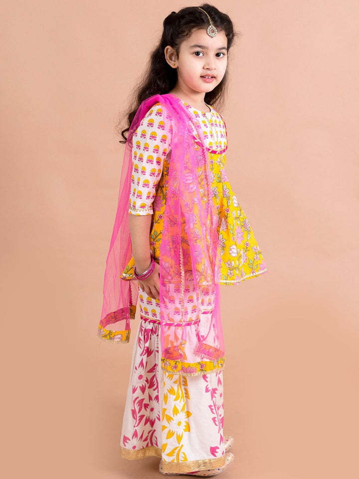 pspeaches Girls Yellow Floral Printed Pure Cotton Kurti with Sharara & With Dupatta