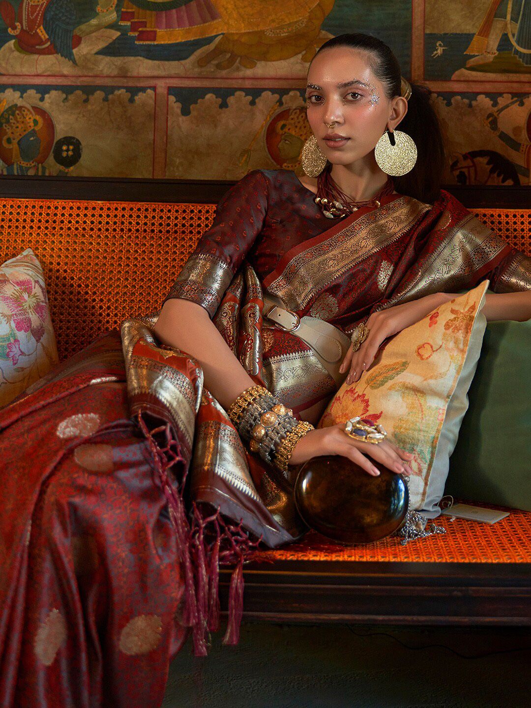 Saree mall Brown & Gold-Toned Woven Design Zari Silk Blend Kanjeevaram Sarees