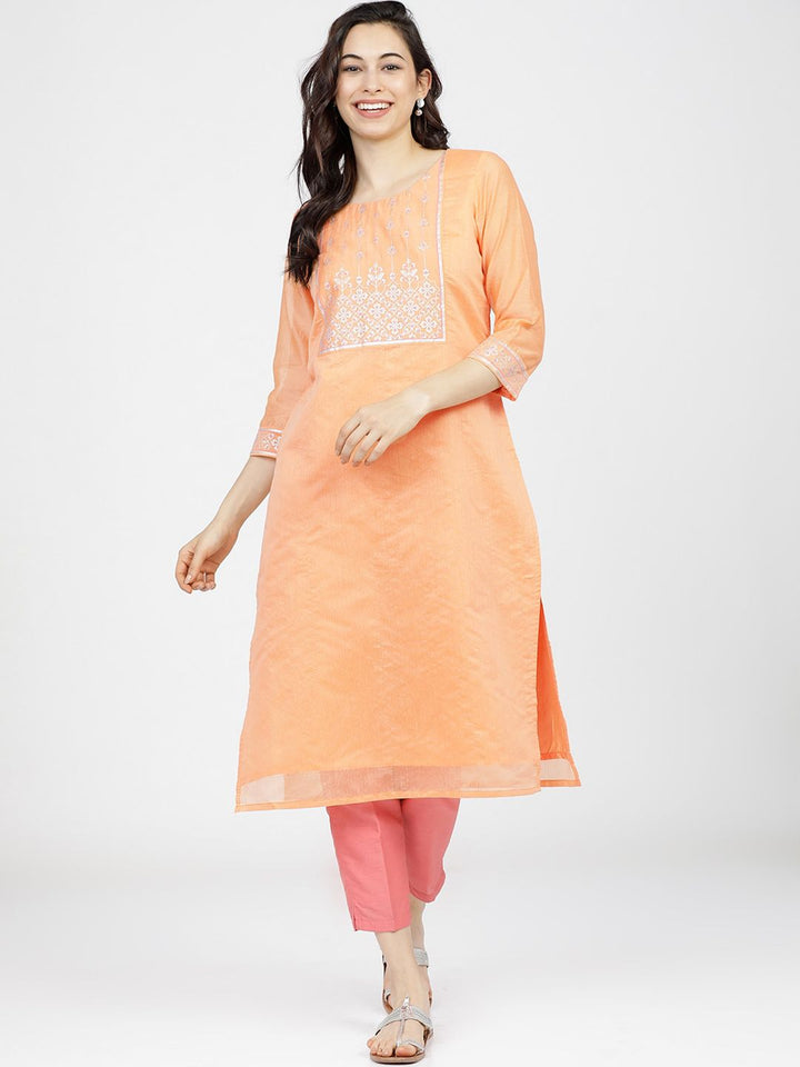 Vishudh Women Peach-Coloured Yoke Design Kurta