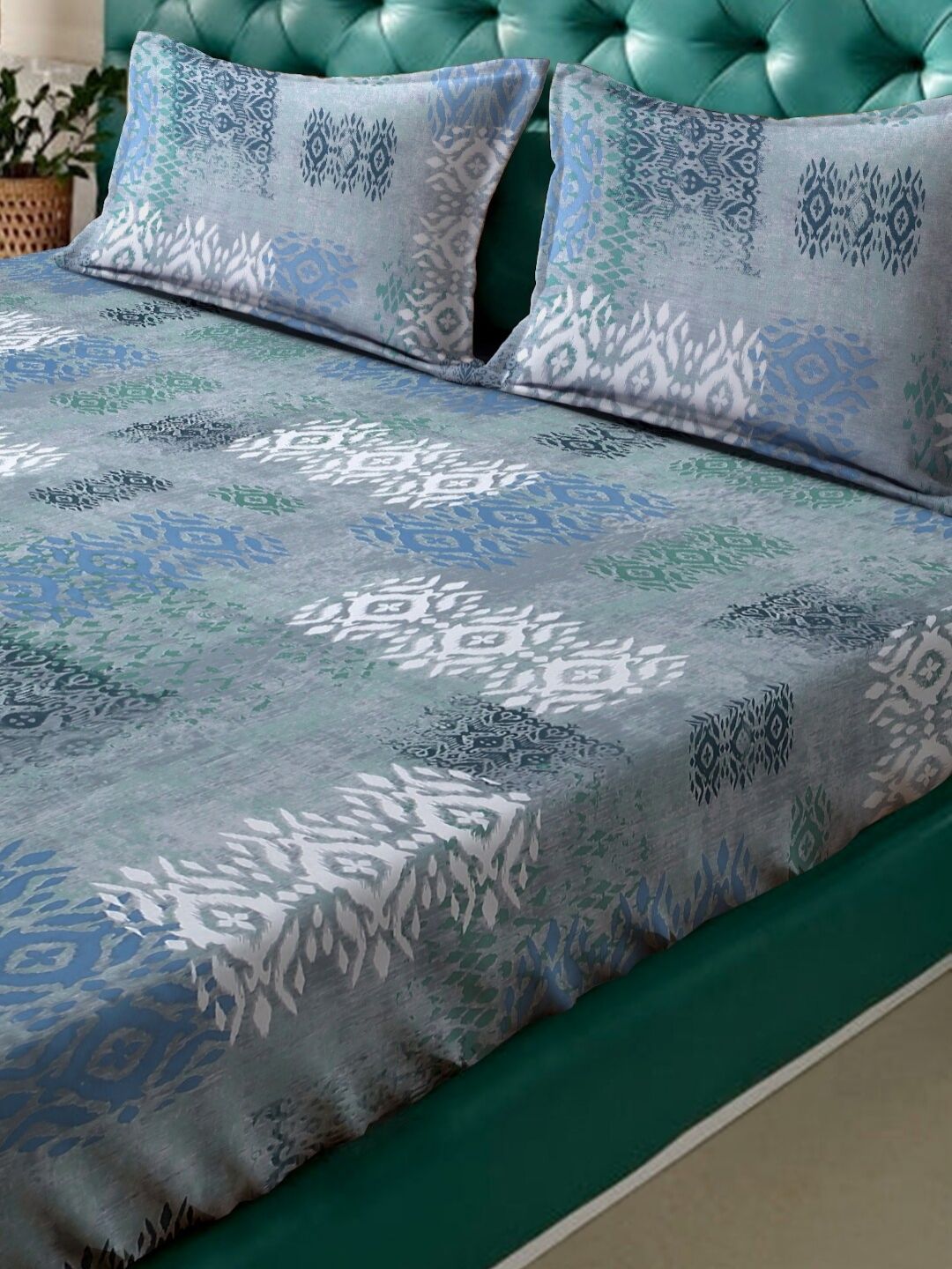 KLOTTHE Blue Geometric Printed Fitted 400 TC Cotton King Bedsheet & 2 Pillow Covers