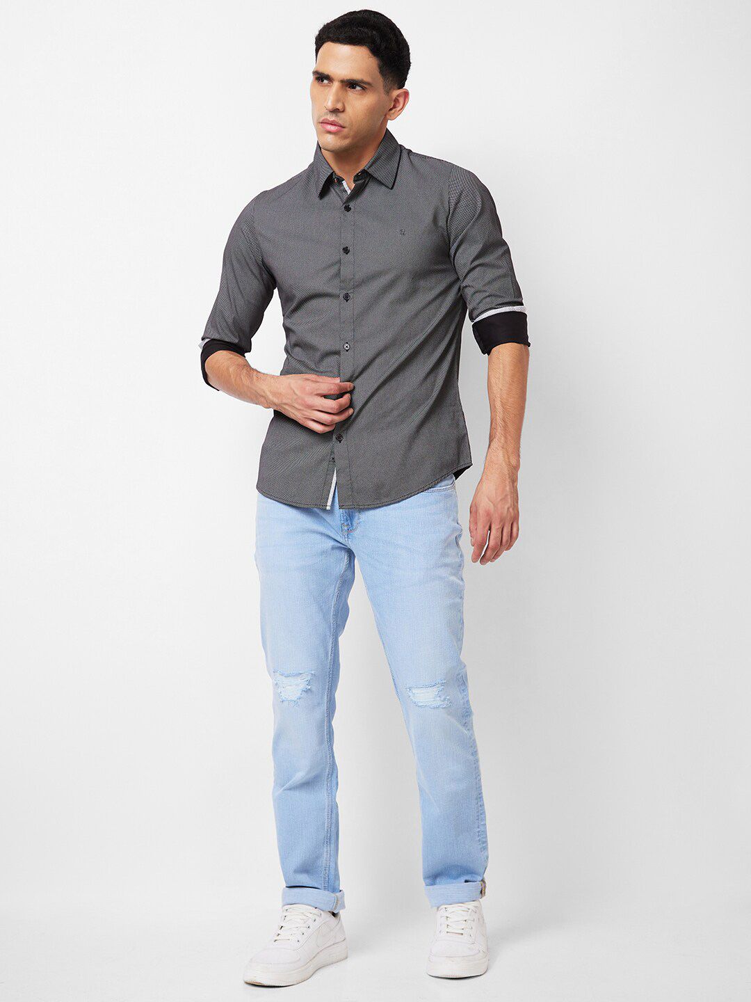 SPYKAR Spread Collar Long Sleeves Slim Fit Cotton Casual Shirt