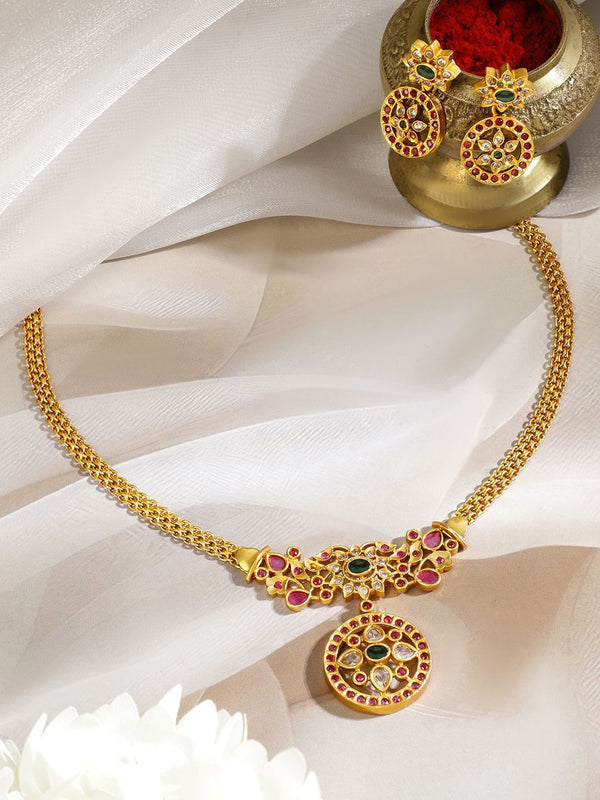 Rubans 18K berlapis emas Ruby Pink & Emerald Green Stone Studded Floral Design Necklace Set
