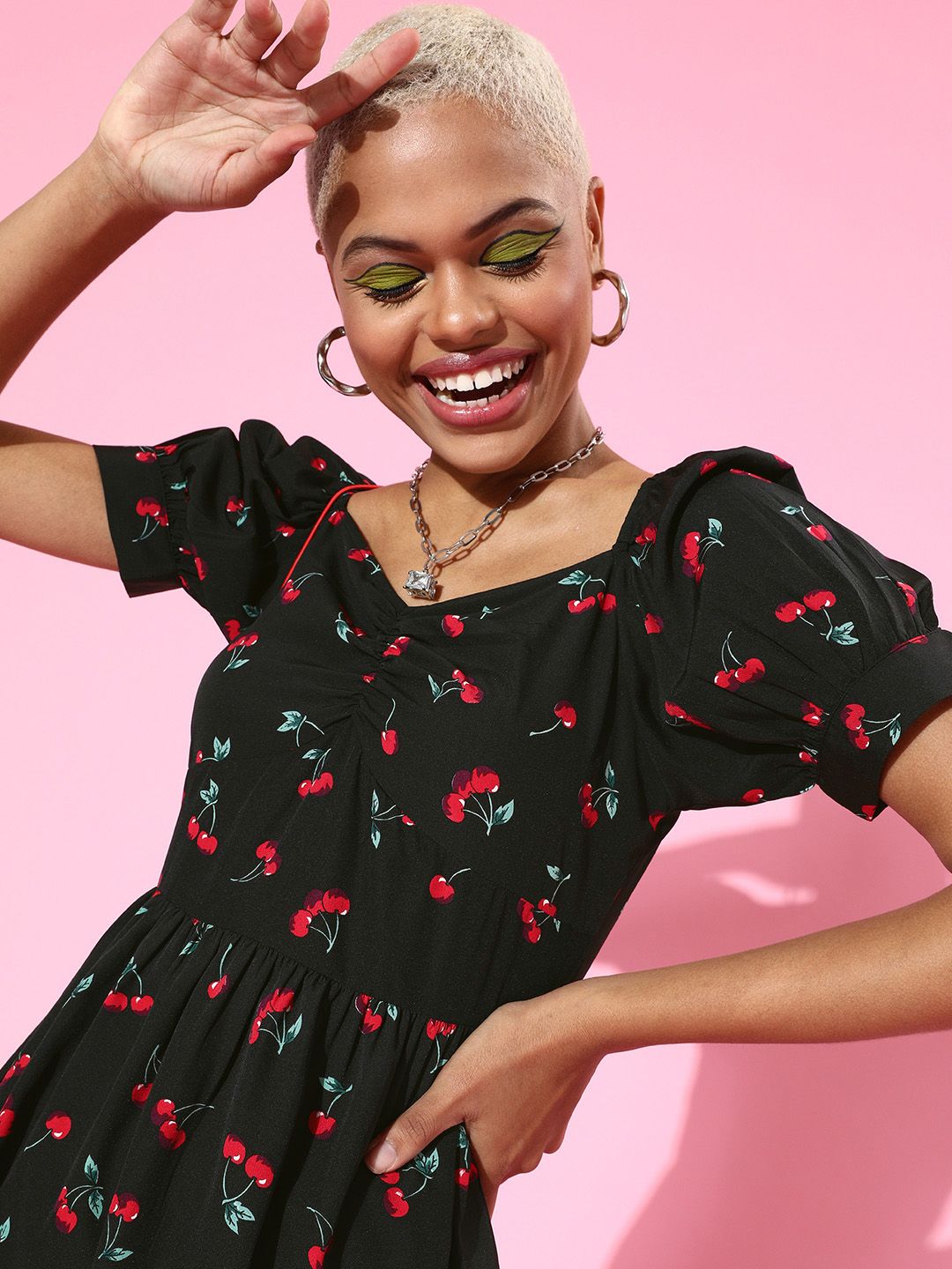 Berrylush Women Stylish Black Floral Sweetheart Neck Dress