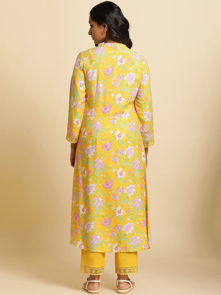 W Women Floral Print Kurta With Straight Pant