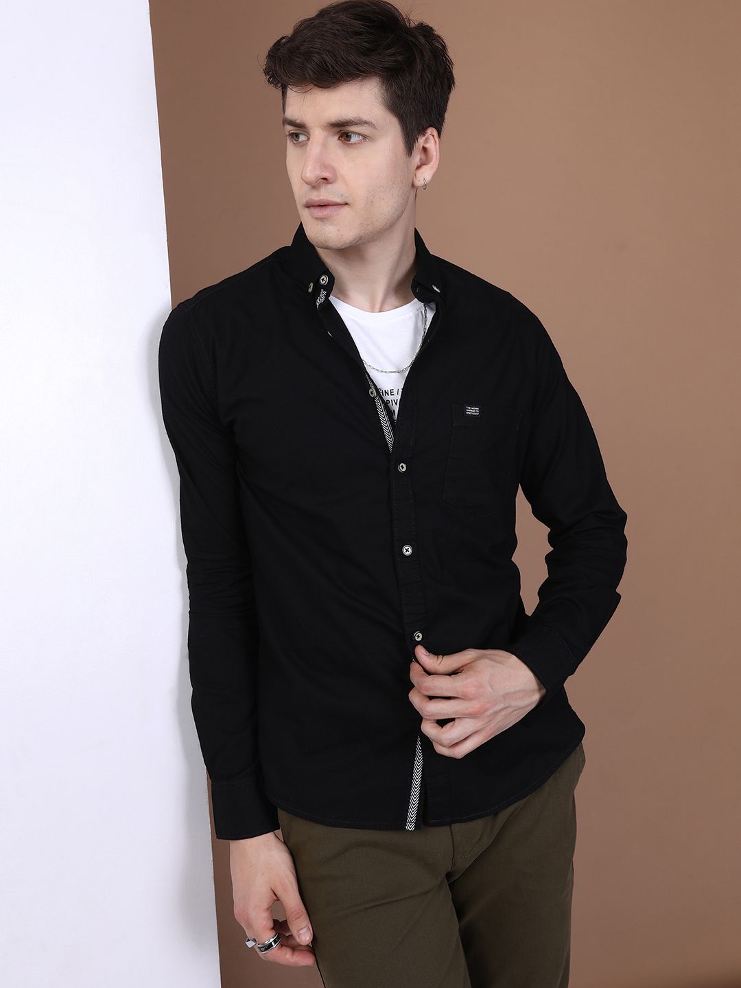 The Indian Garage Co Men Black Slim Fit Solid Pure Cotton Casual Shirt