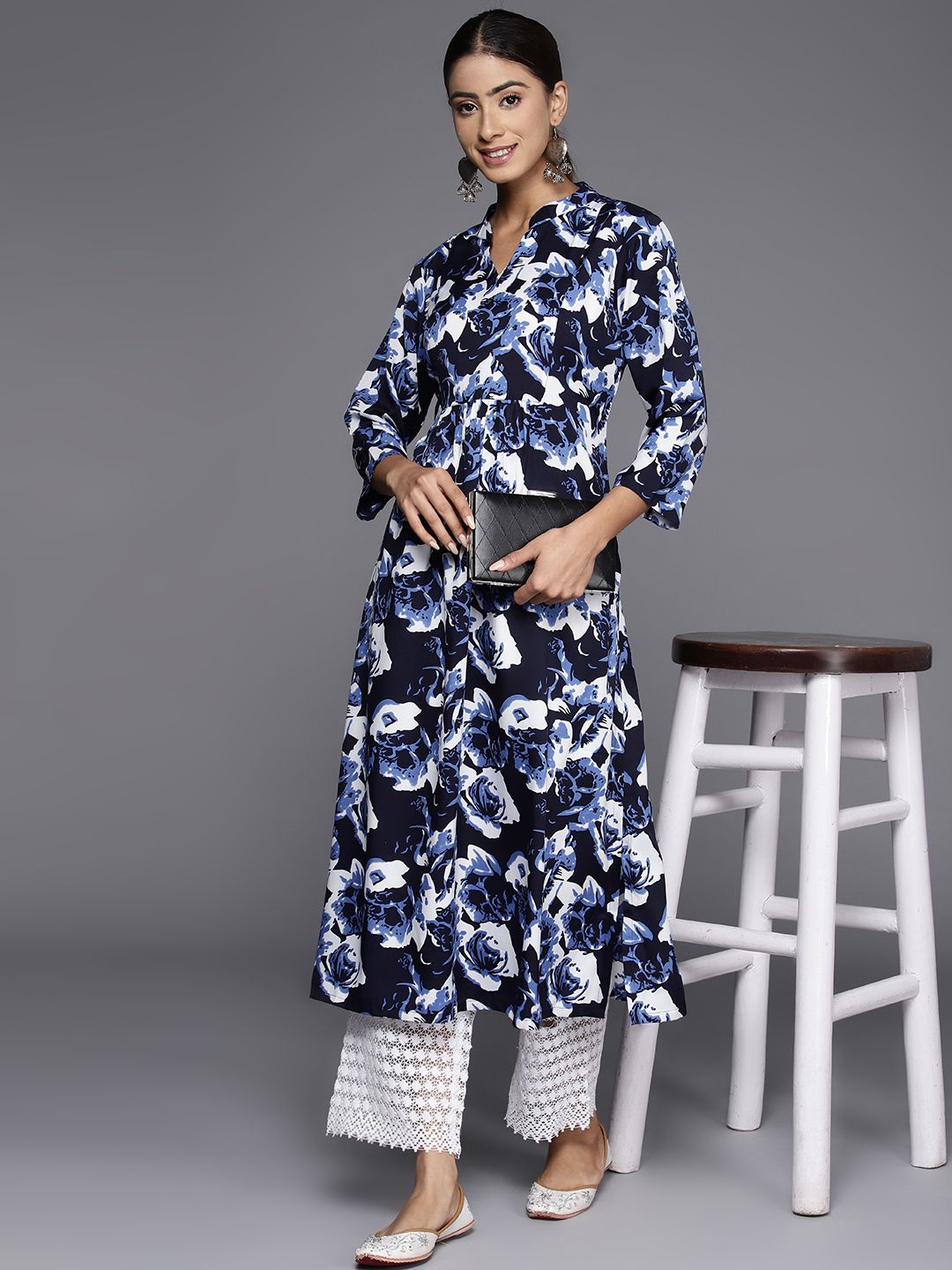 Varanga Floral Printed Mandarin Collar Crepe Kurta