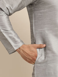 Anug by SOJANYA Men Silver-Toned Band Collar Kurta
