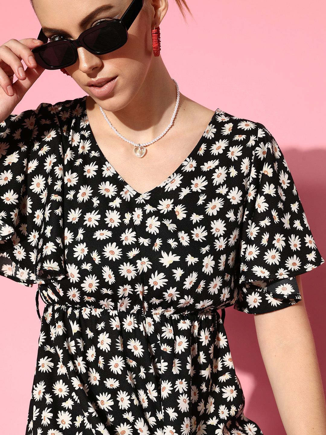 Berrylush Women Black Printed Ruffled Jumpsuit