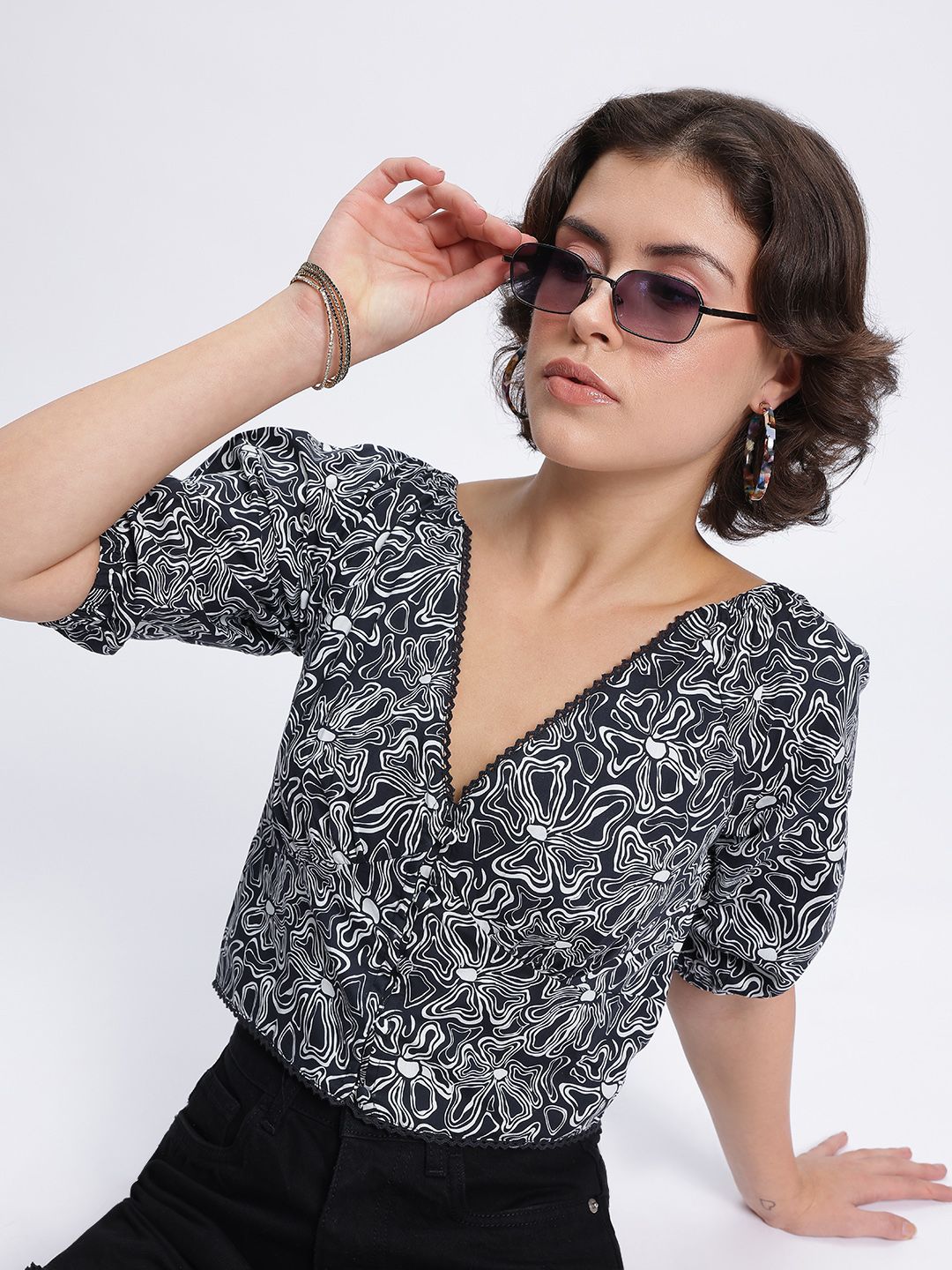 DressBerry Monochrome Shirt-Style Top