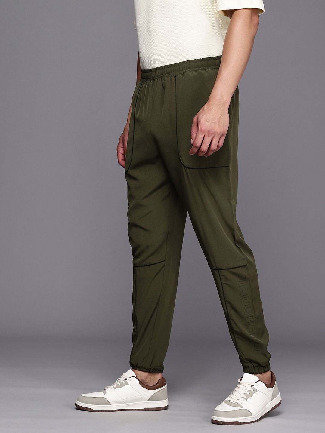 HRX by Hrithik Roshan Men Olympic-Collection Relaxed Fit Lifestyle Joggers