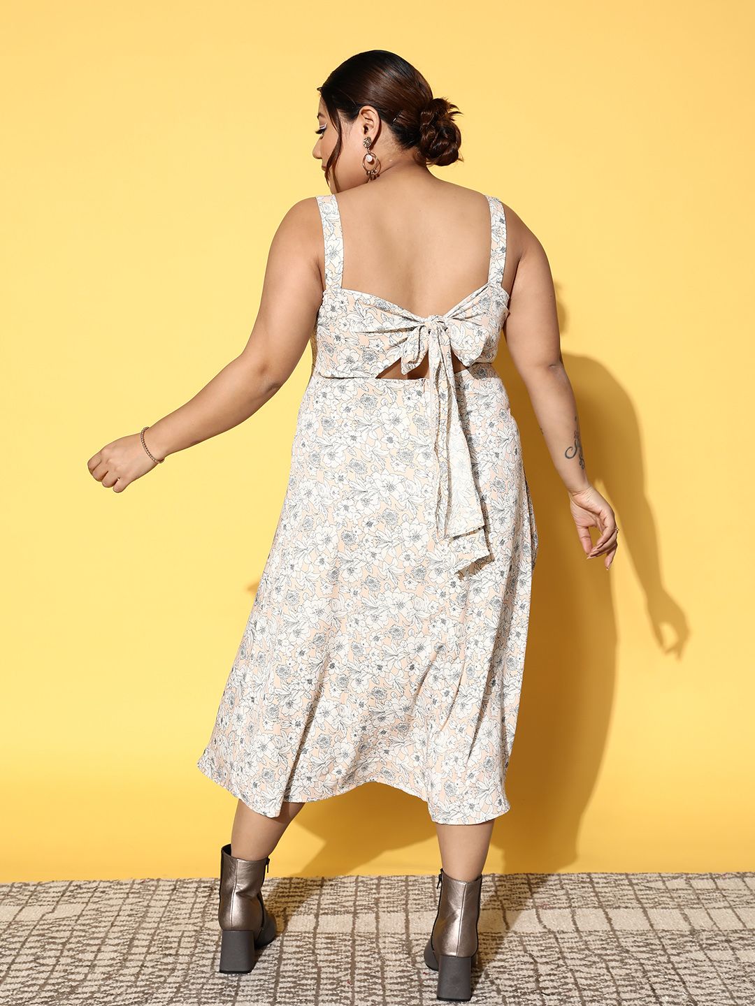 Berrylush Curve Beige & Black Floral Crepe A-line Midi Dress