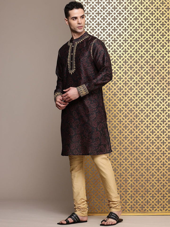 House of Pataudi Paisley Printed Regular Jashn Kurta with Churidar