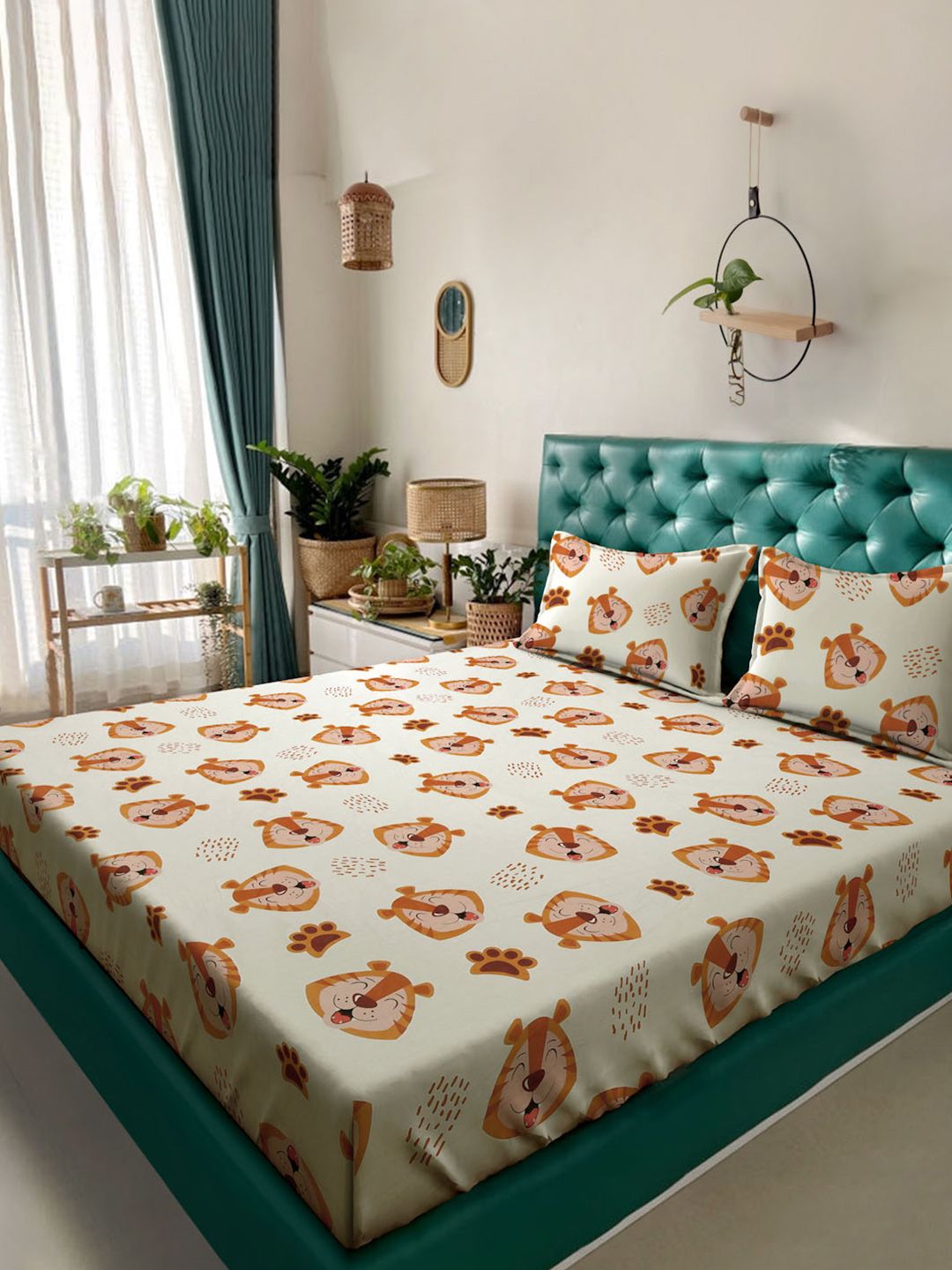 KLOTTHE Cream Cartoon Printed Fitted 400 TC Cotton King Bedsheet & 2 Pillow Covers