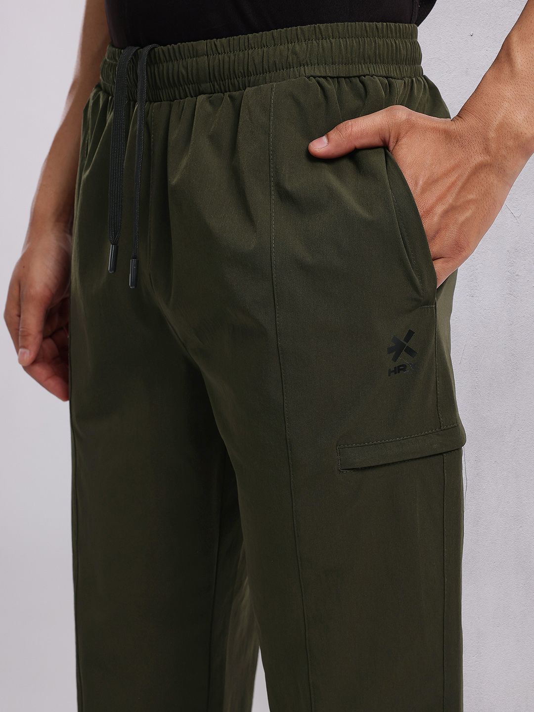 HRX by Hrithik Roshan Men Front Seam Mid-Rise Regular Fit Lifestyle Joggers