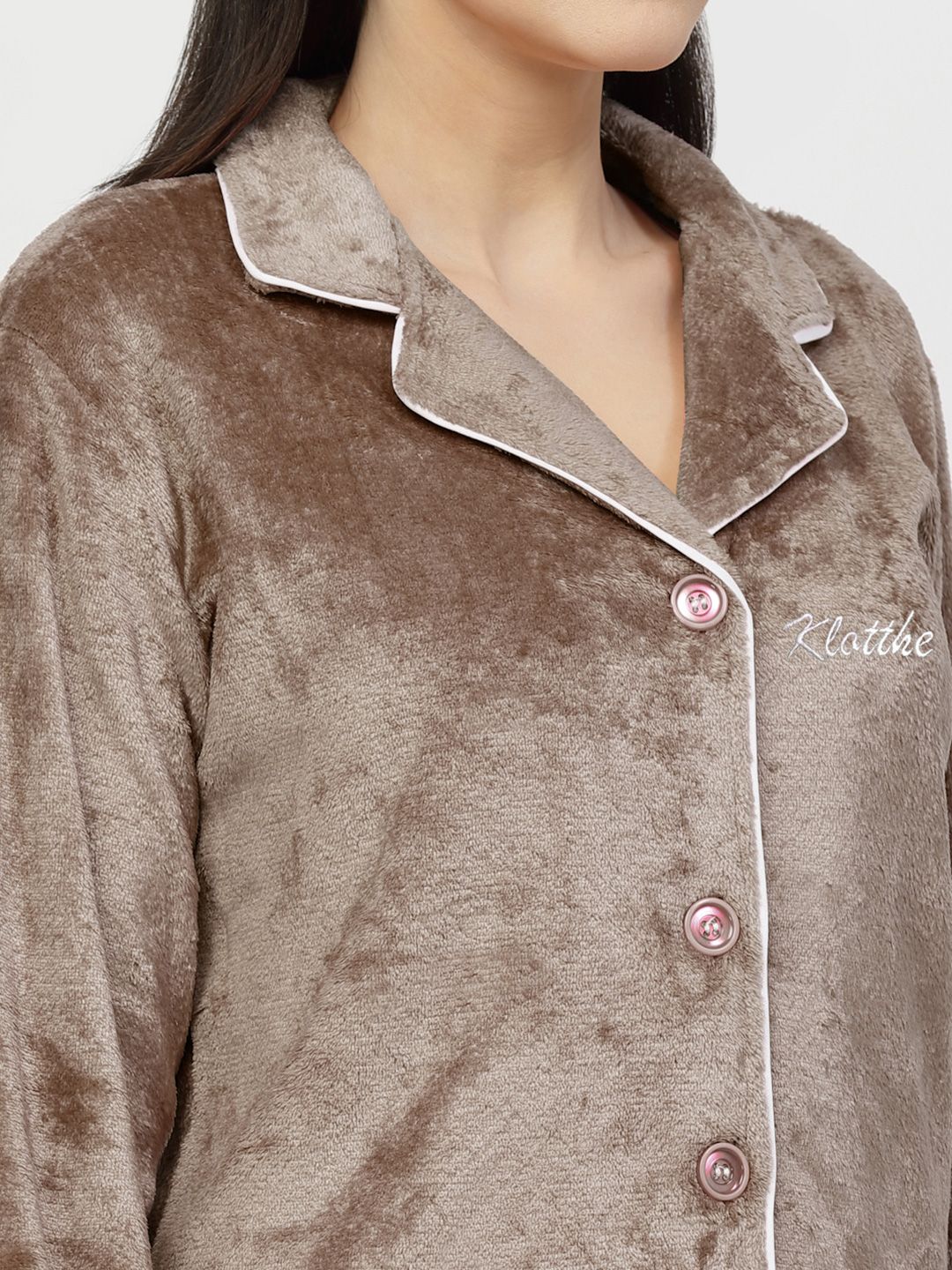 Kemeja Klotthe Woolen dengan seluar