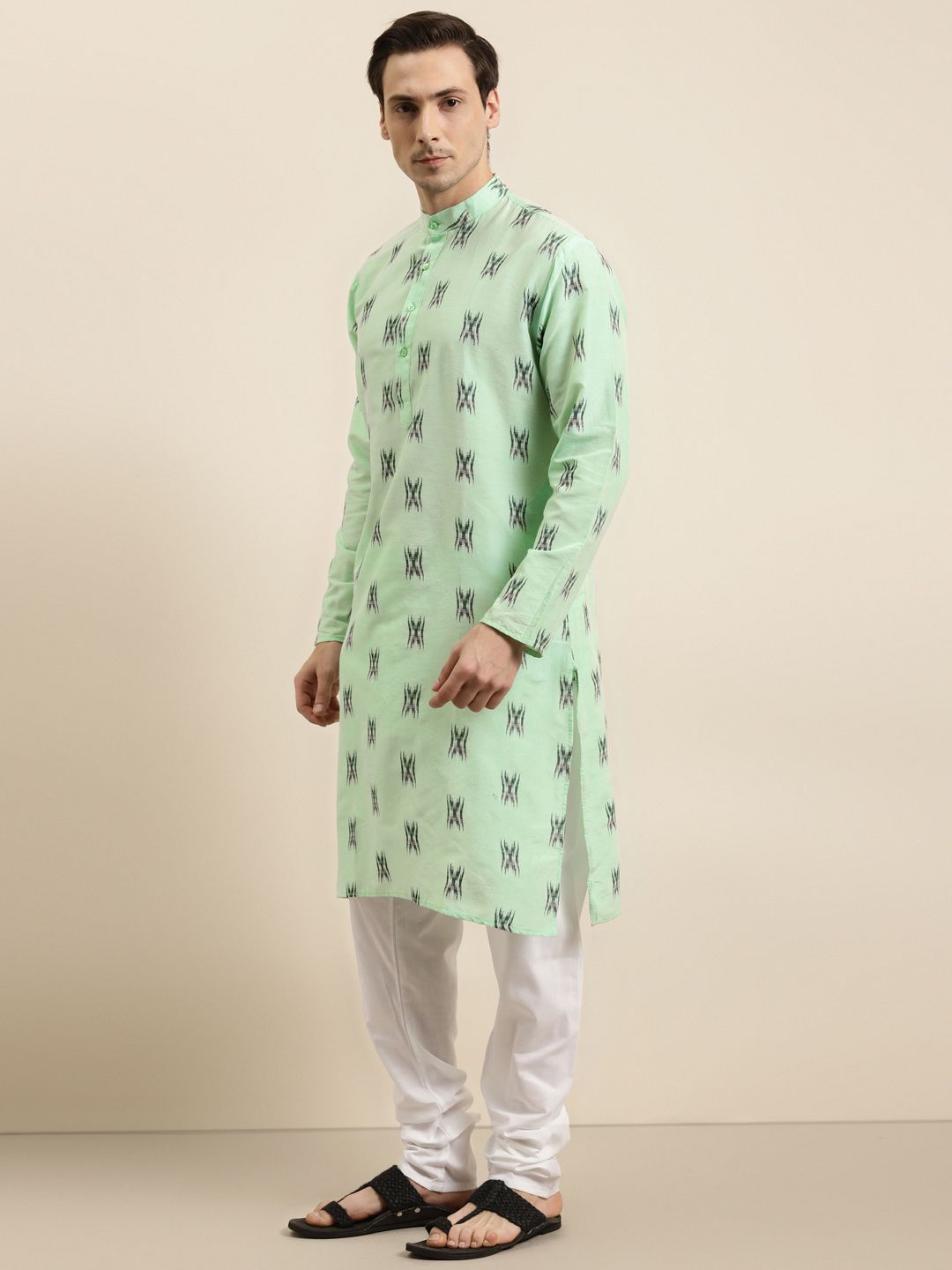 Sojanya Men Green & Black Geometric Ikkat Cotton Kurta