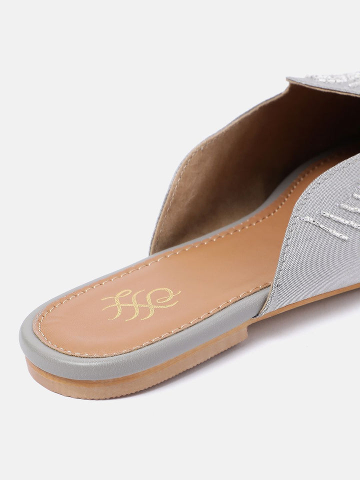 House of Pataudi Leather Embellished Ethnic Mules
