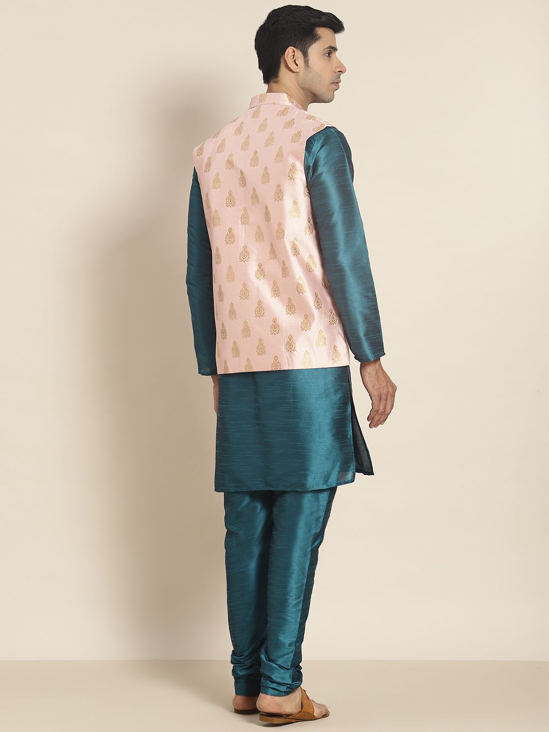 SOJANYA Men Teal Kurta with Churidar