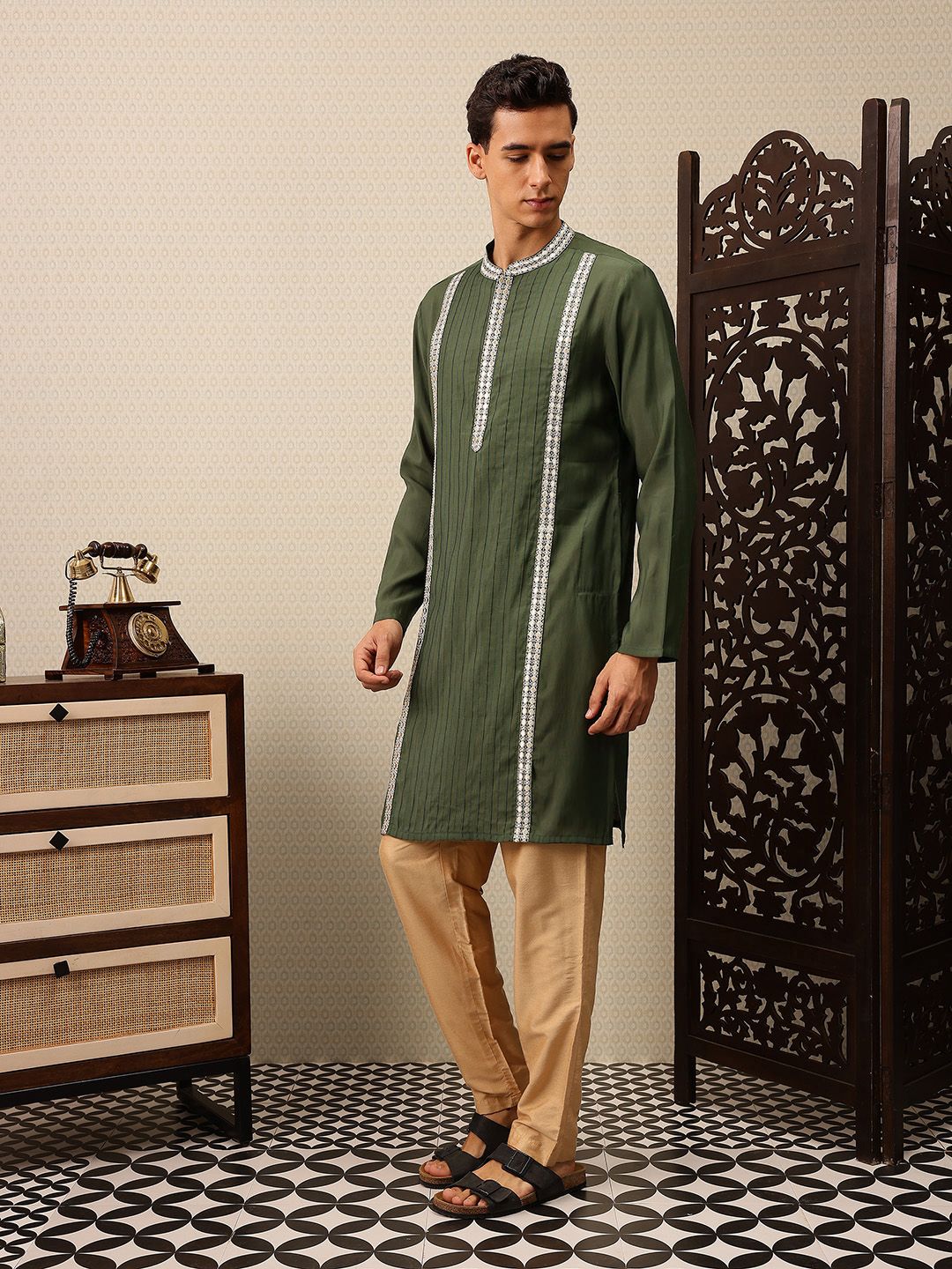 House of Pataudi Floral Zari Embroidered Jashn Kurta