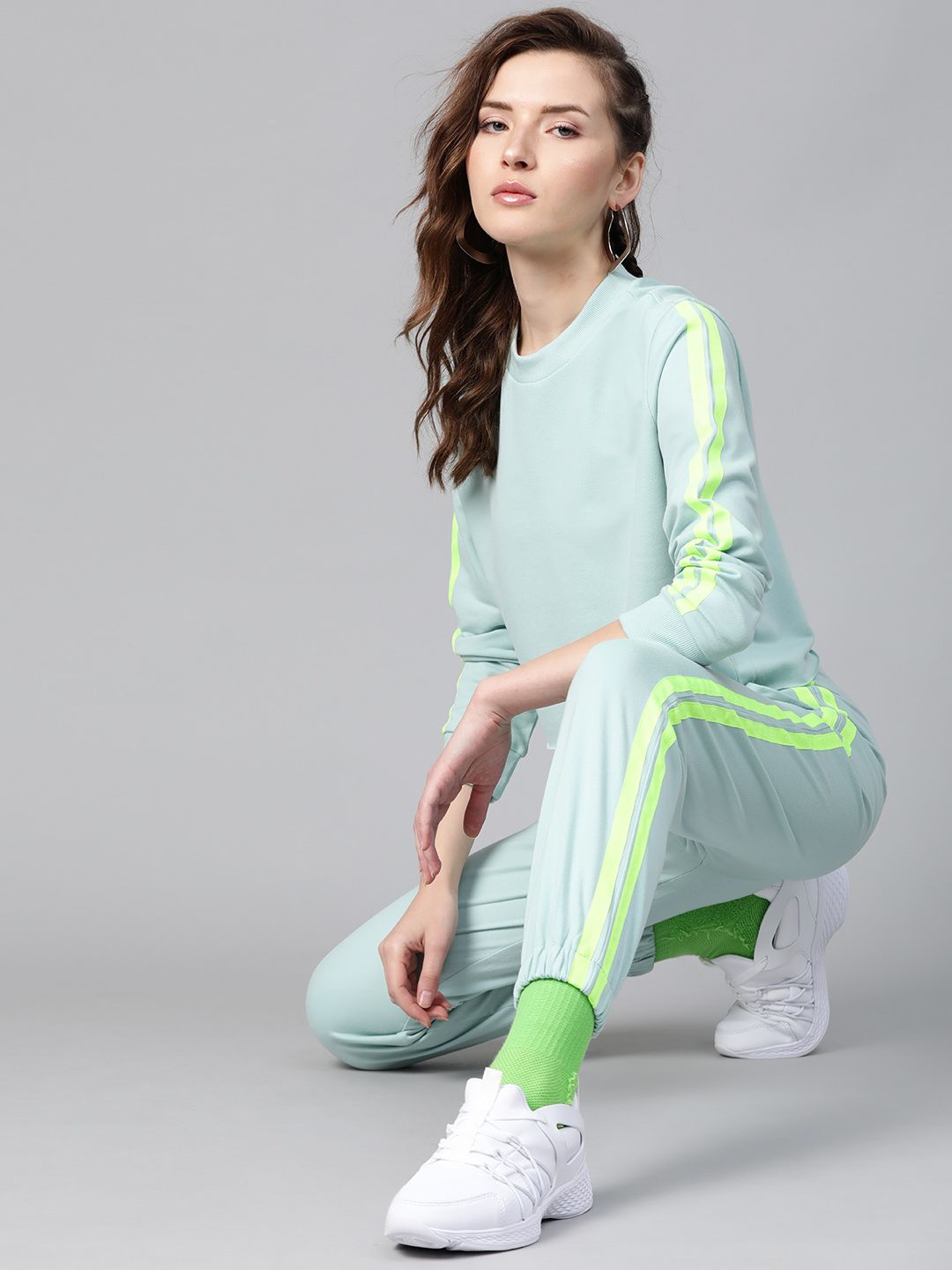 SASSAFRAS Women Sea Green Solid Boxy Cropped Sweatshirt