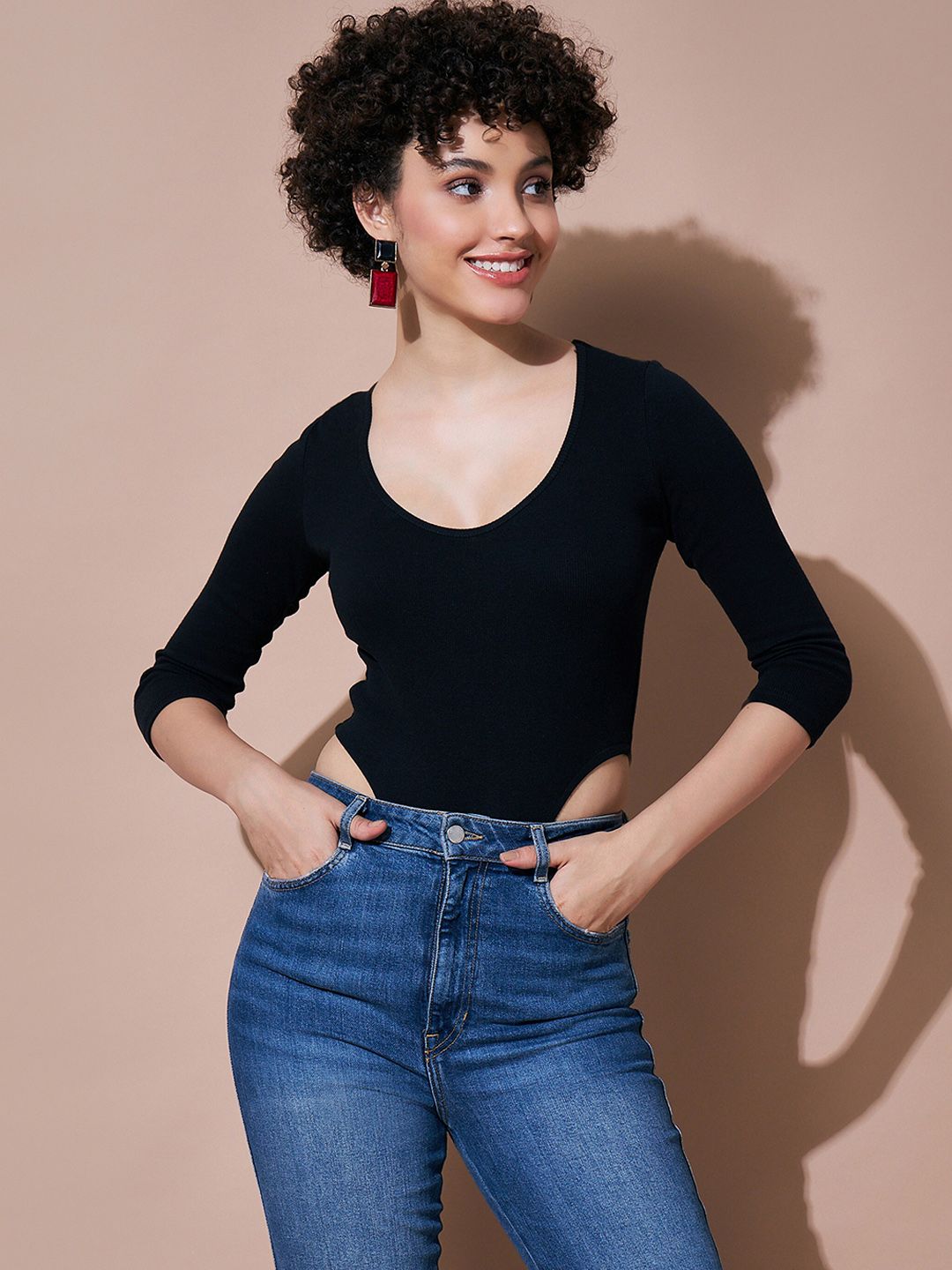 SASSAFRAS BASICS Ribbed Round Neck Bodysuit