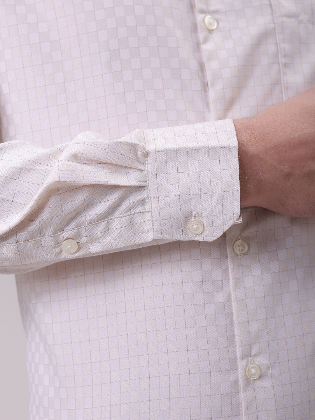 The Indian Garage Co. X Luxe Men Cutaway Collar Checked Slim Fit Formal Shirt