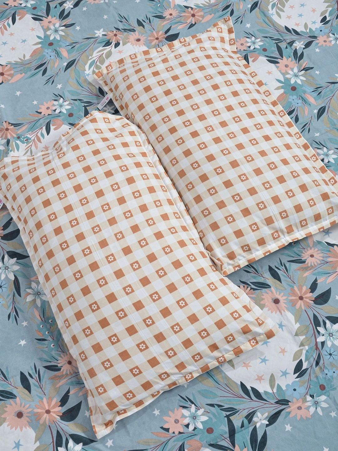 Moda Rapido X KLOTTHE Blue & Pink Floral 300 TC King Bedsheet with 2 Pillow Covers
