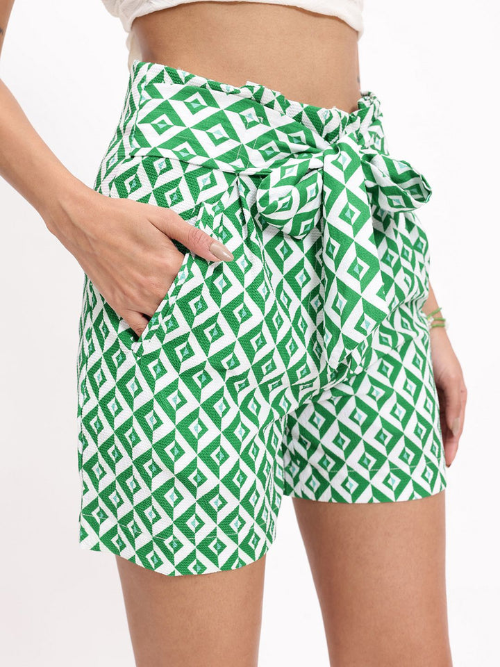 DressBerry Women Minimalist Touch Geometric Printed Shorts
