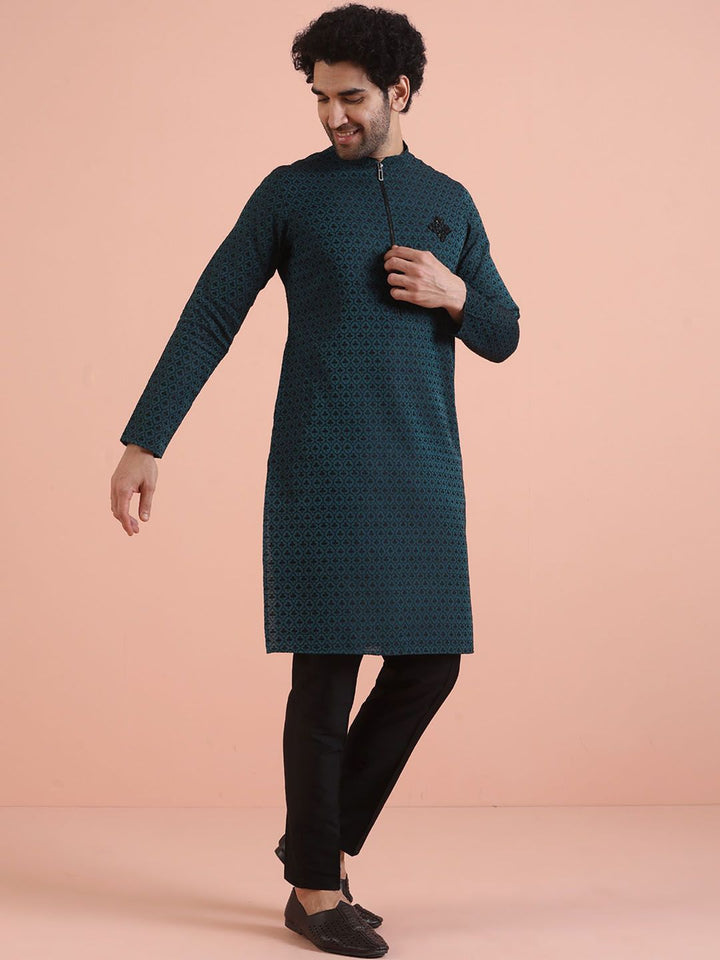 KISAH Men Floral Embroidered Kurta