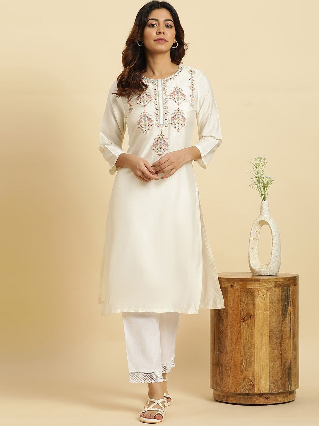 W Ethnic Motifs Embroidered Straight Kurta